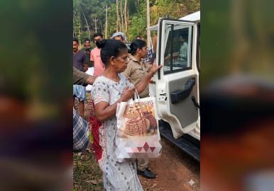 ചായ കിട്ടിയില്ല: മലപ്പുറത്ത് അമ്മായിയമ്മ മരുമകളെ വെട്ടിക്കൊന്നു