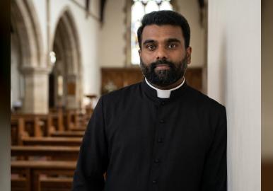 കൊല്ലത്ത് പീഡനക്കേസില്‍ വൈദികൻ പിടിയില്‍; ധ്യാനത്തിനെത്തിയ പെണ്‍കുട്ടിയെ പീഡിപ്പിച്ചെന്ന് പരാതി